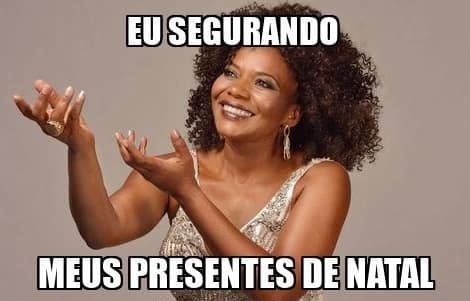 Eu Segurando Meus Presentes De Natal